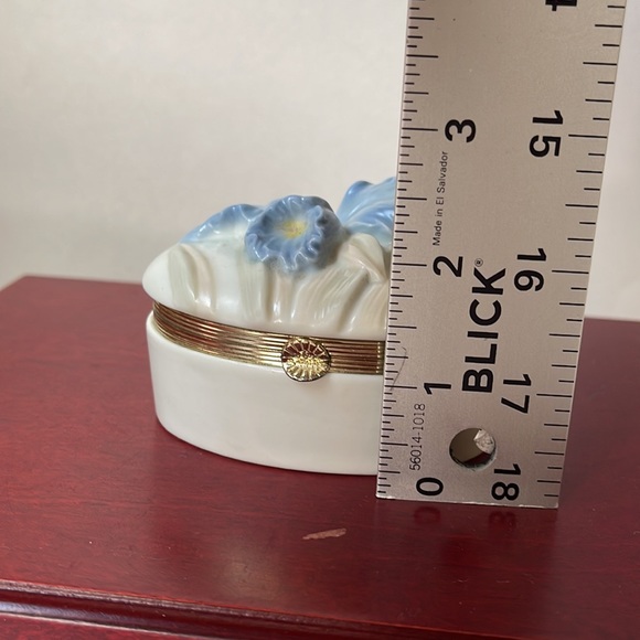 Vintage Fitz and Floyd 1983 trinket box jewelry case floral iris design stamped - Picture 6 of 7